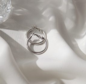 aesthetic-silver-earrings-top-view